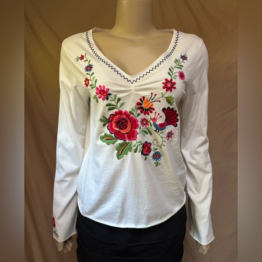 White Stag Floral Embroidered White Top